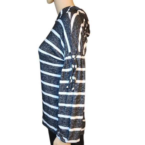 Charming Charlie Shirt Womens Hooded Gray White Striped Size Medium - Picture 3 of 13
